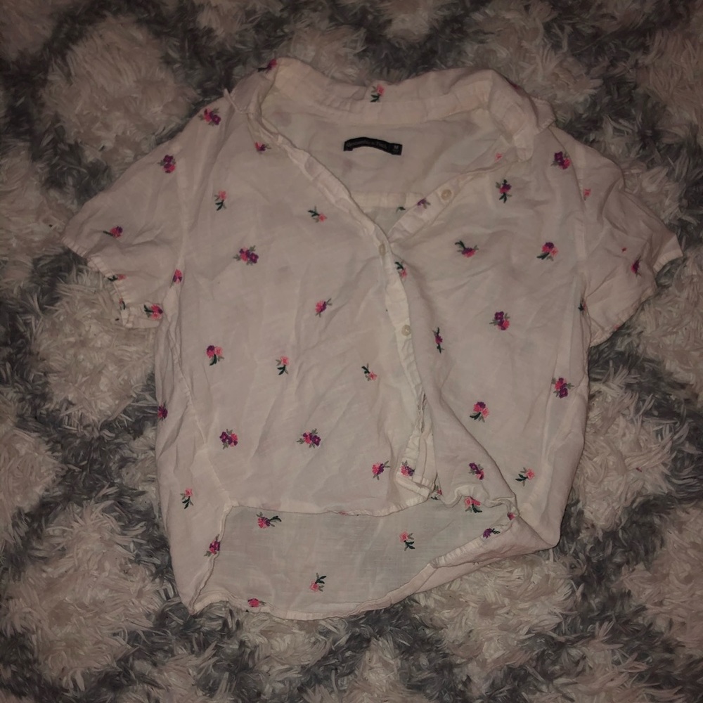 Embroidered blouse - Picture 2 of 4